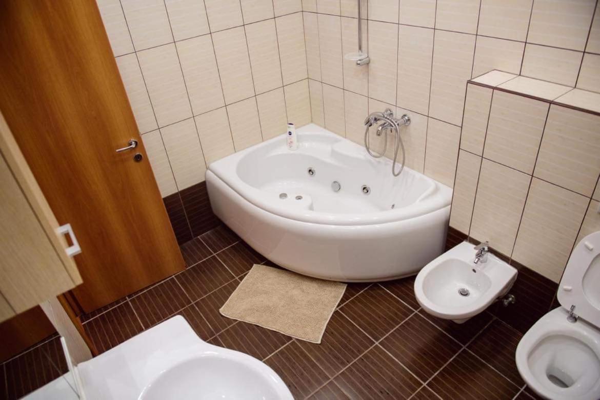 Sadara Sea Breeze Apartment Navodari Exterior photo